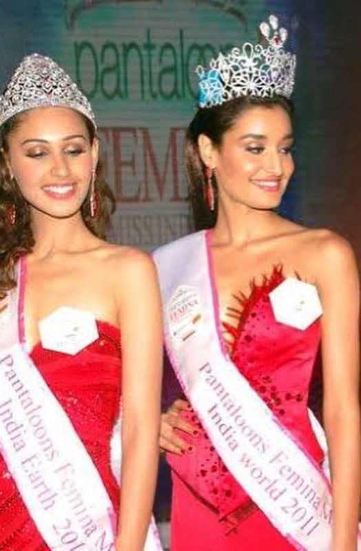Hasleen Kaur (left) after winning the title of Miss India Earth.