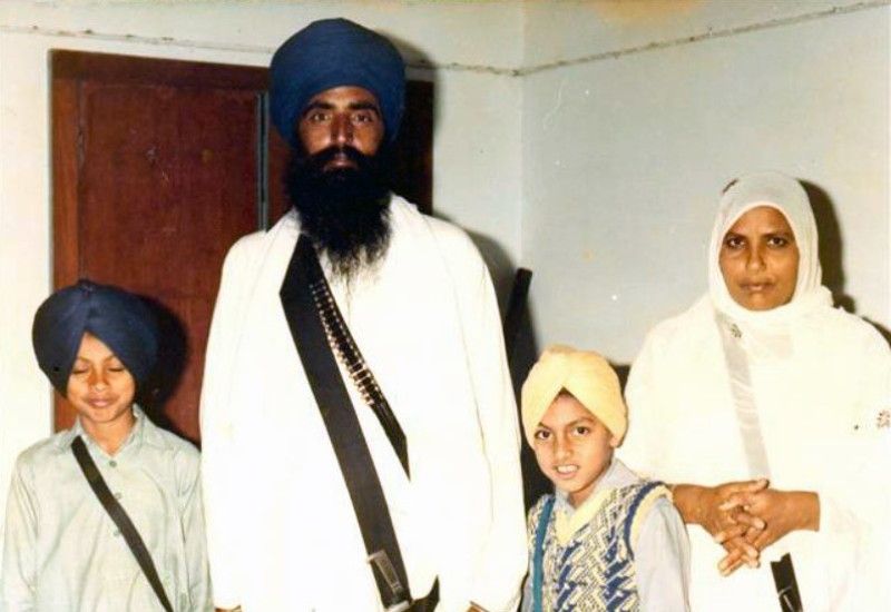 Jarnail Singh Bhindranwale with his wife and 2 sons