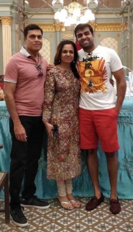 Parth Jindal (right) with his father Sajjan Jindal (left) and mother Sangita Jindal