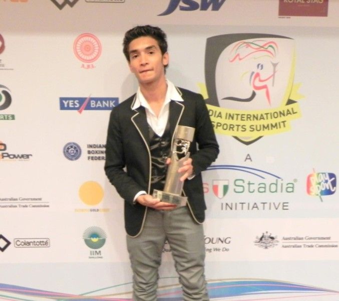 Shiva Thapa with the Breakthrough Performance of the Year award in 2011
