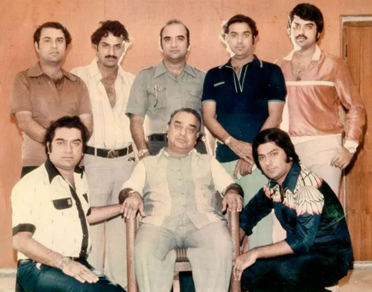 The Ramsay family - (standing left to right) - Arjun, Kiran, Kumar, Gangu, Keshu; (sitting left to right) Tulsi, F. U. and Shyam Ramsay