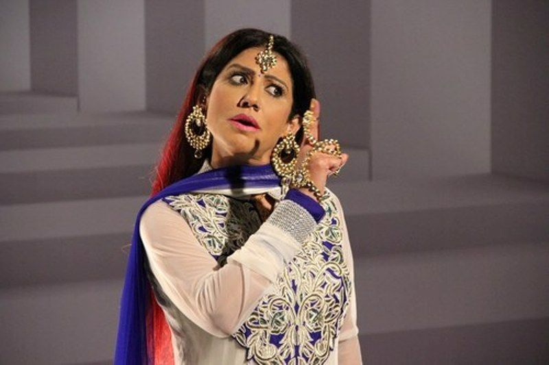 Tinaa Ghaai in the Gujarati song 'O Re Zaveri' (2014)