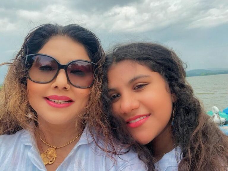 Tinaa Ghaai Wiki, Age, Husband, Children, Family, Biography & More