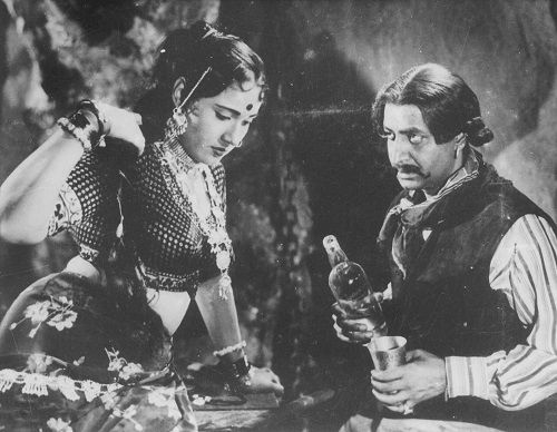 A still of Pran as Raka from the Hindi film Jis Desh Mein Ganga Behti Hai
