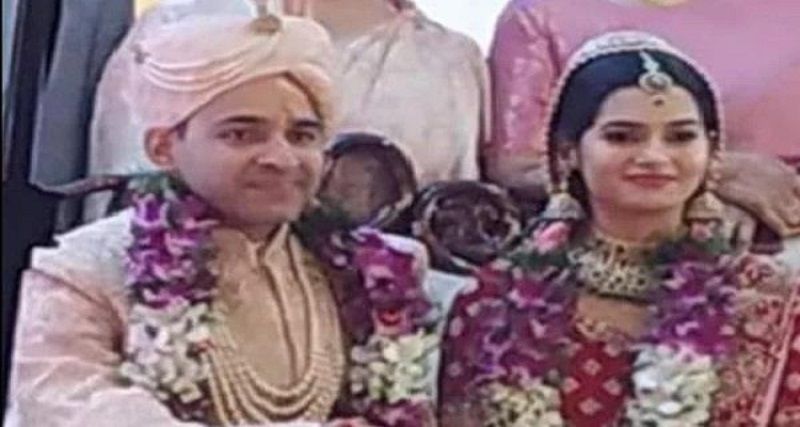 A wedding day photo of Avani Chaturvedi and Vineet Chikara