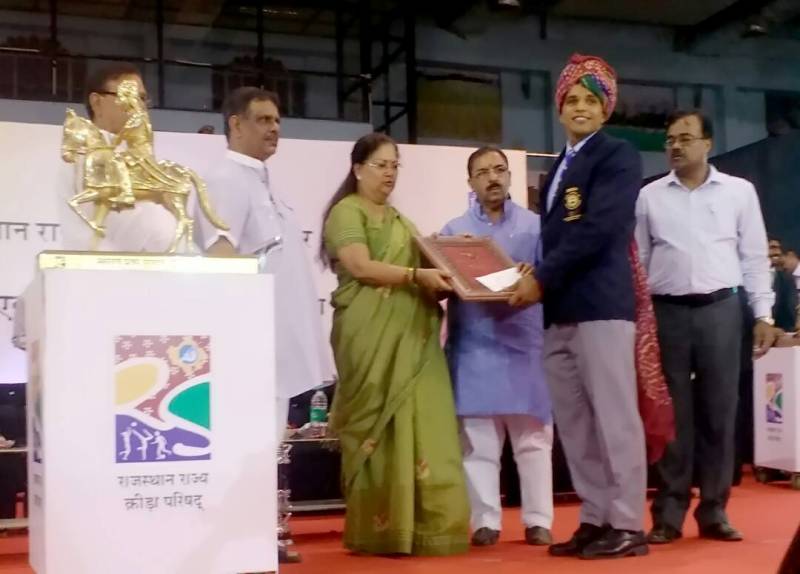 Ajay Singh receiving Maharana Pratap Award in 2017