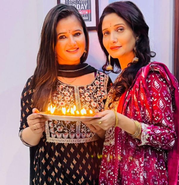 Anjali Raghav (left) with her sister Shivani Raghav