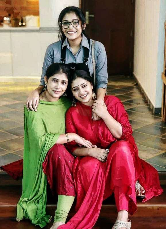 Anu Sithara with her sister (top) and mother (left)