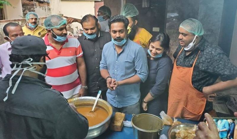 Asif Ali and his wife visited the COVID-19 kitchen