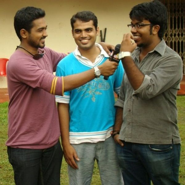 Asif Ali (left) working as a VJ for Yes Indiavision