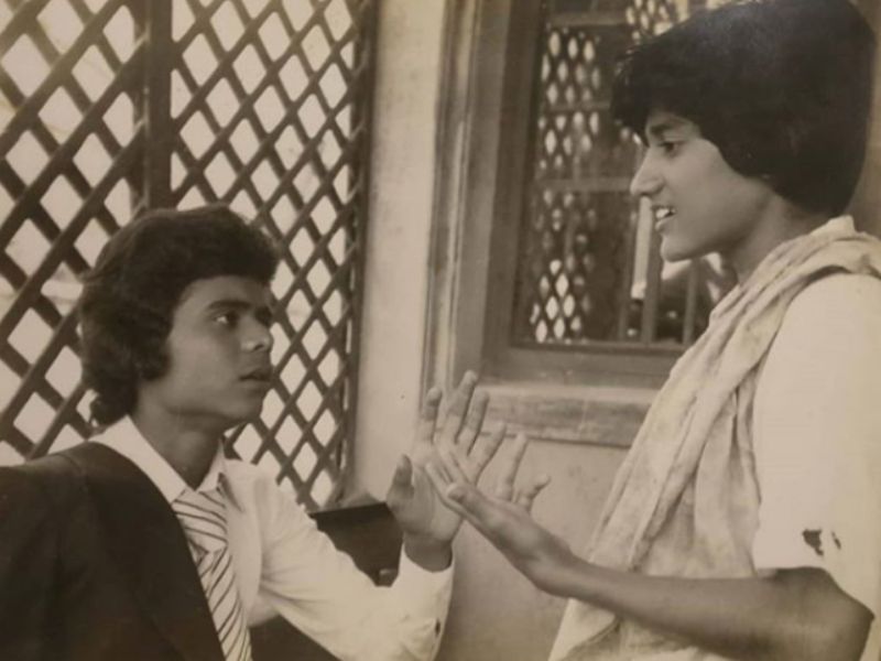 Anees Bazmee (left) in a still from the Bollywood film Naseeb (1981)