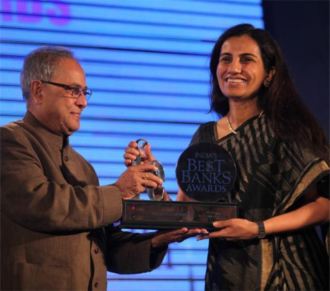 Chanda Kochhar receiving India's Best Banks Award