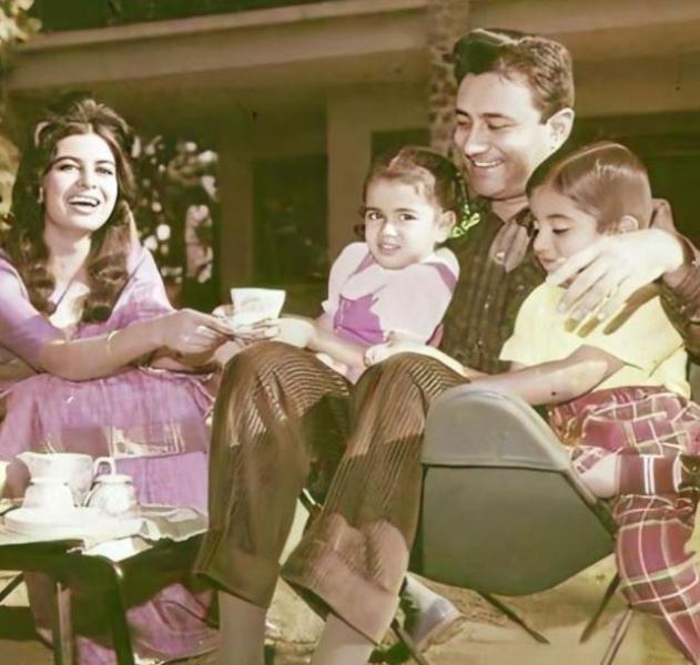 Dev Anand with his wife, Kalpana Kartik, and children