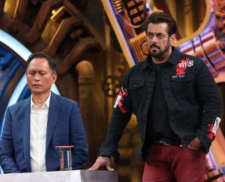 Dibang, along with Salman Khan, in the reality show 'Bigg Boss 16' (2022)