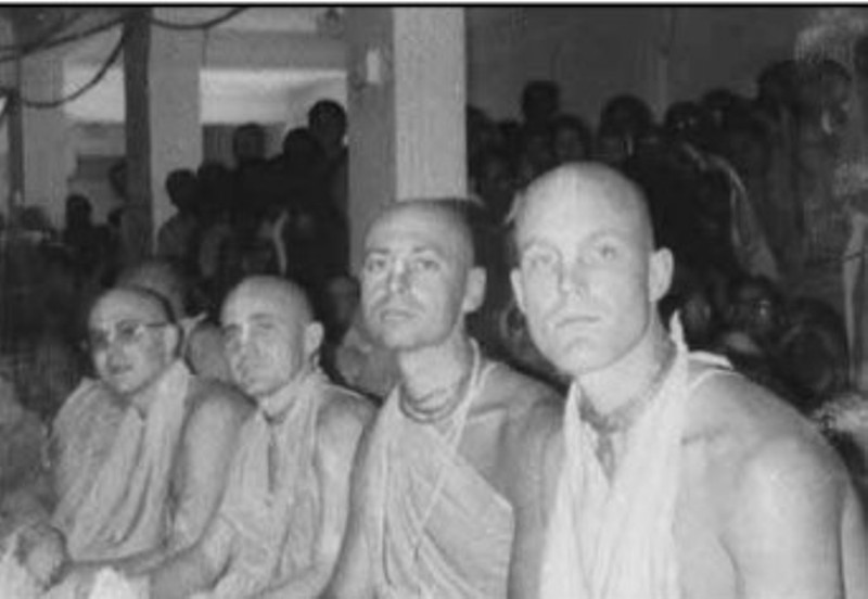 Indradyumna Swami (extreme right) during Sannyasa ceremony