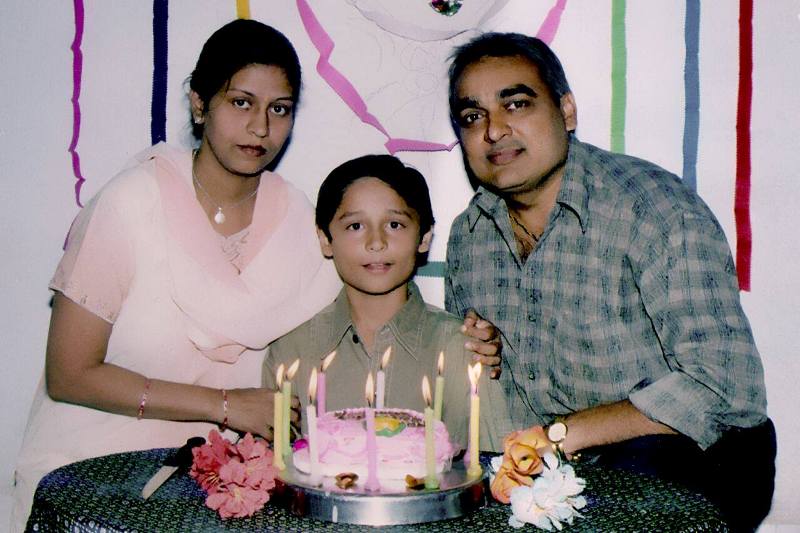 Jaey Gajera's childhood picture with his parents
