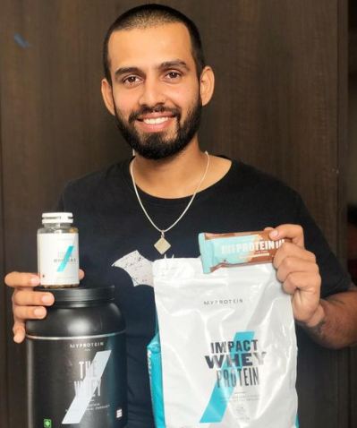 Jitesh Sharma endorsing My Proteinin products on Instagram