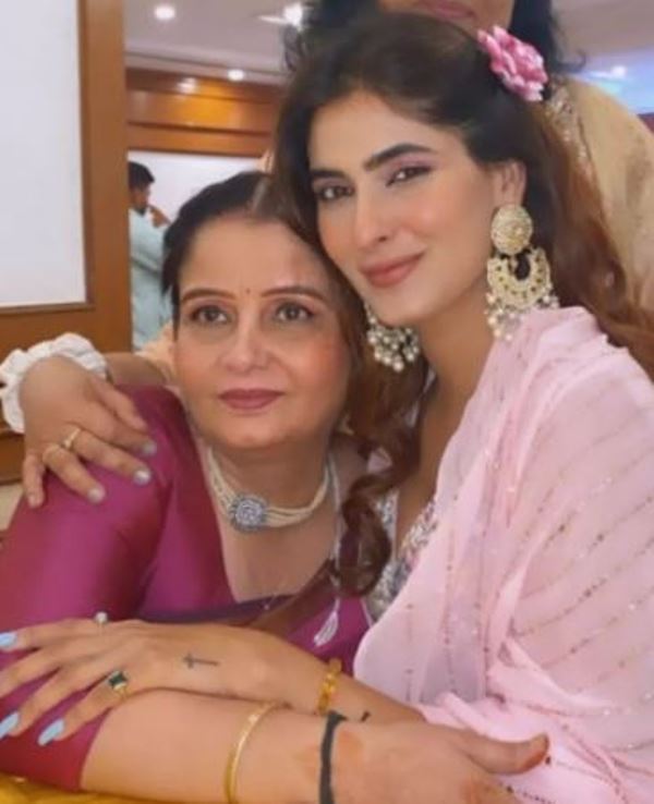 Karishma Sharma with her mother