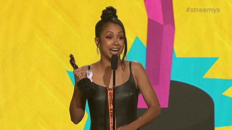 Liza Koshy announced the winner of 'Acting in a Comedy' at the Streamy Awards in 2018