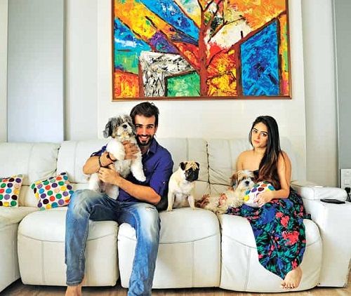 Mahhi Vij and Jay Bhanushali with their pet dogs