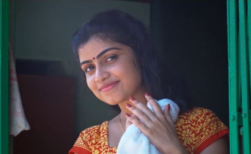 Manasa Radhakrishnan as 'Keerthi' in the film 'Sandikuthirai' (2016)