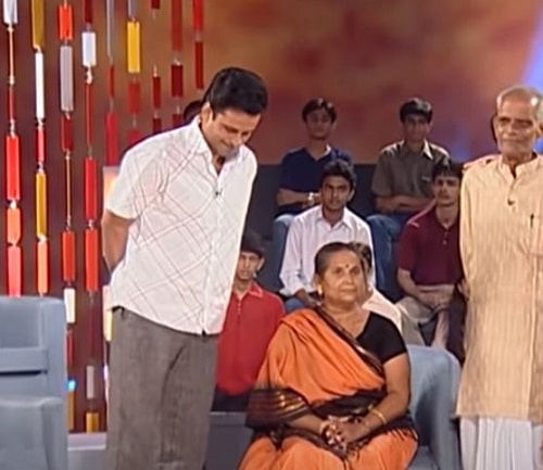 Manoj Bajpayee with his parents