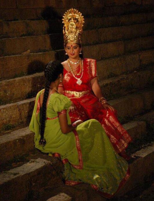 Pavitra Lokesh in a still from the Kannada television show Devi (2010) on Zee Kannada