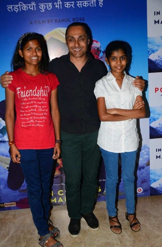 Poorna Malavath (extreme left) with Rahul Bose and Aditi Inamdar ( extreme right)