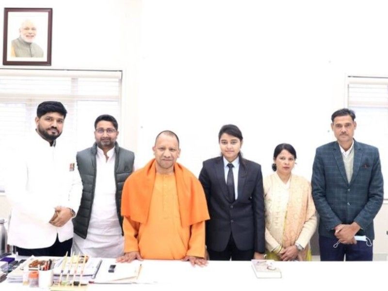 Saniya Mirza and her family and mentors with Yogi Adityanath , CM of Uttar Pradesh