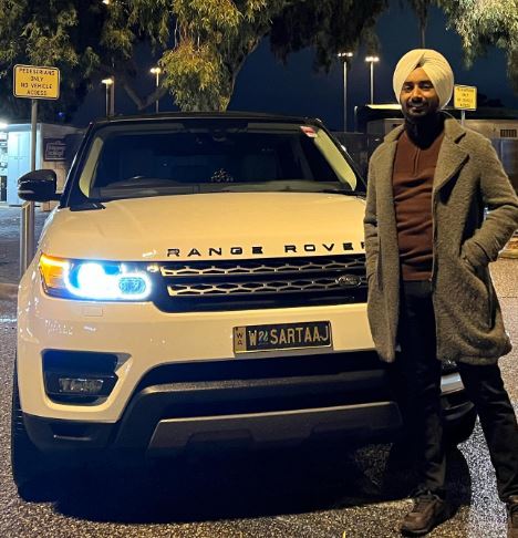 Satinder Sartaaj with his Range Rover