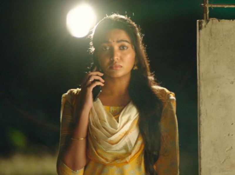 Shivathmika Rajashekar as Viji in the film 'Anandham Vilayadum Veedu' (2021)
