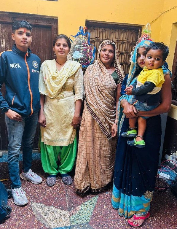 Sonam Yadav with her mother and sisters