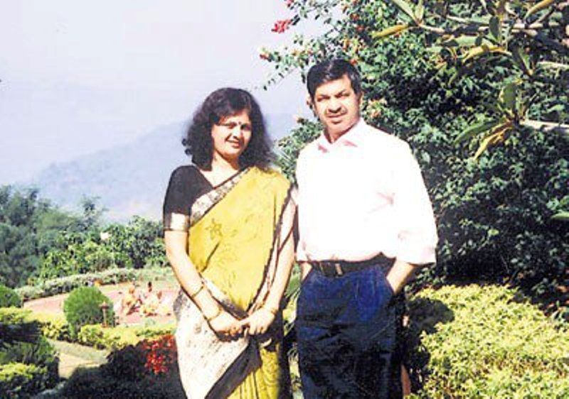 Vijay Salaskar with his wife Smita