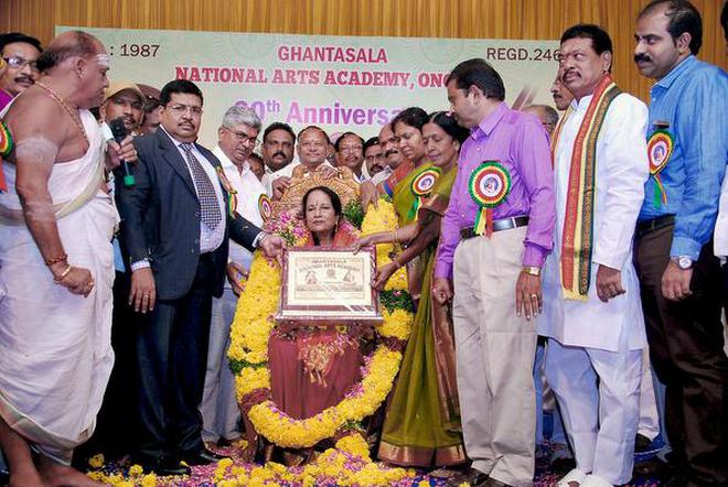 A photo of Vani taken while she was receiving the Ghantasala national award