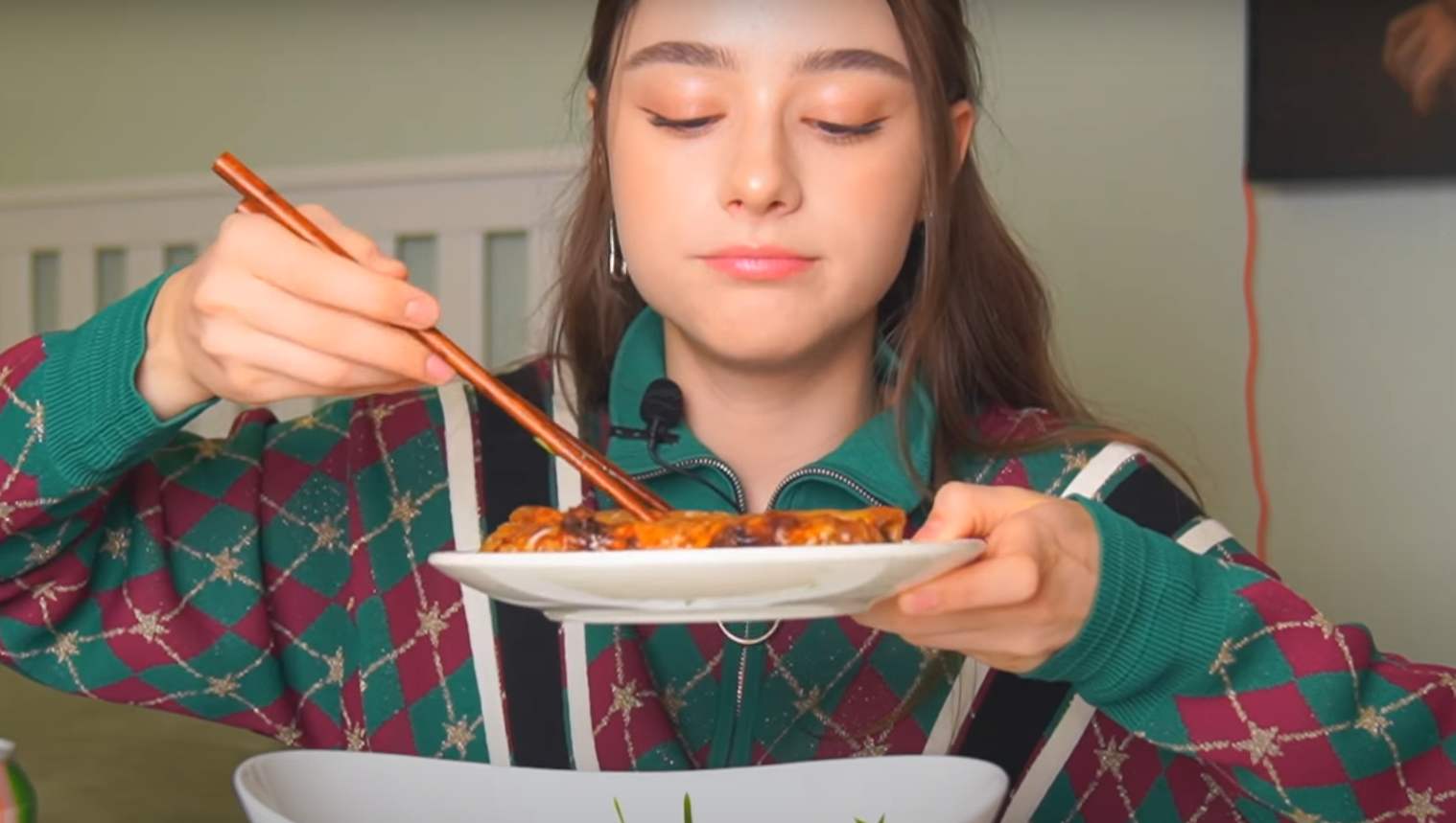 A picture of Dasha in a Mukbang