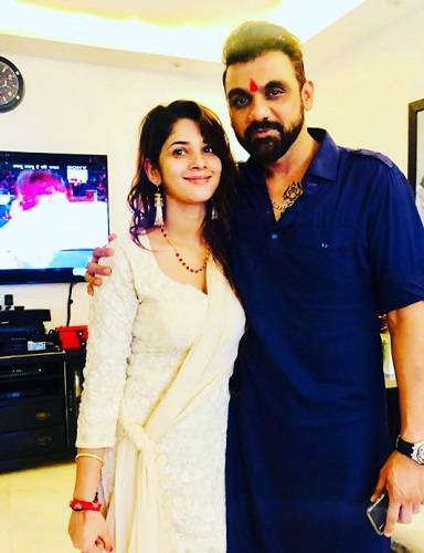 A picture of Sapna Gill and her brother Ravi Gill