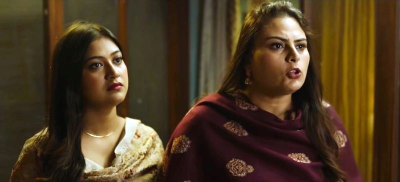 Tanya Abrol as Preet Munjal (right) in Chandigarh Kare Aashiqui (2021)