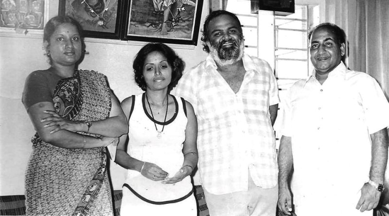 A picture of Vani Jairam (extreme left) with Mohammed Rafi