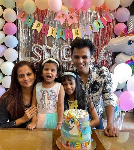 Abhijeet Sawant with his wife and daughters