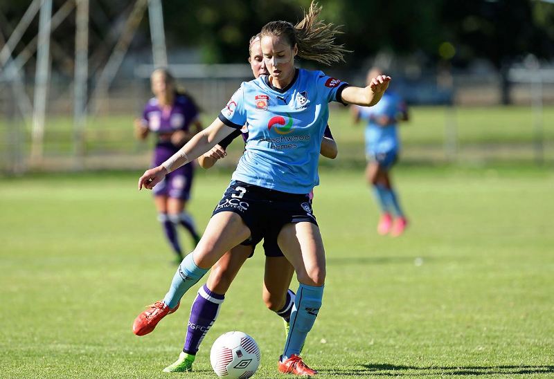 Ellyse Perry playing club football for Sydney FC in the W-League, 2015