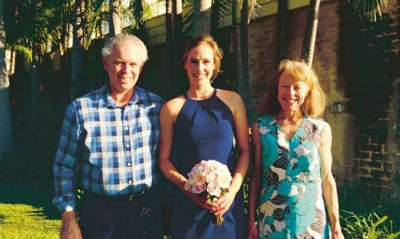 Ellyse Perry with her parents
