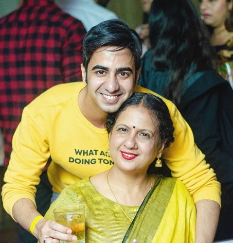 Jatin Arora and his mother