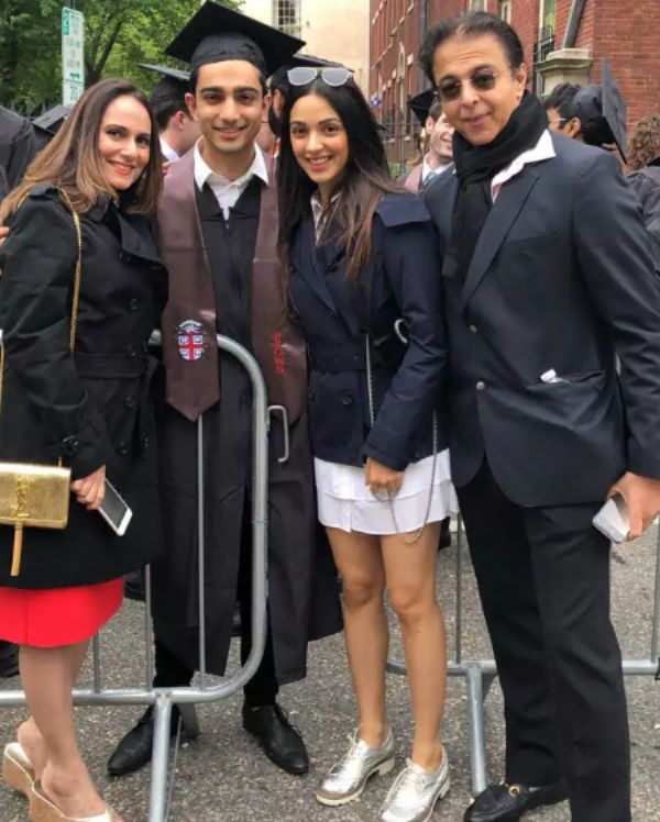 Jagdeep Advani (extreme right) with his wife Genevieve Jaffrey (extreme left), daughter Kiara Advani, and son Mishaal Advani (second from left)