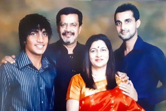 Muthappa Rai's photo with Rekha Rai and sons
