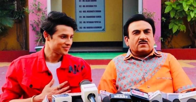 Nitish Bhaluni and Dileep Joshi (right) during an interview session at the sets of Taarak Mehta Ka Ooltah Chashmah (2008)