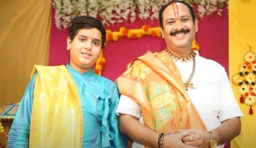 Pandit Pradeep Mishra with his son Raghav