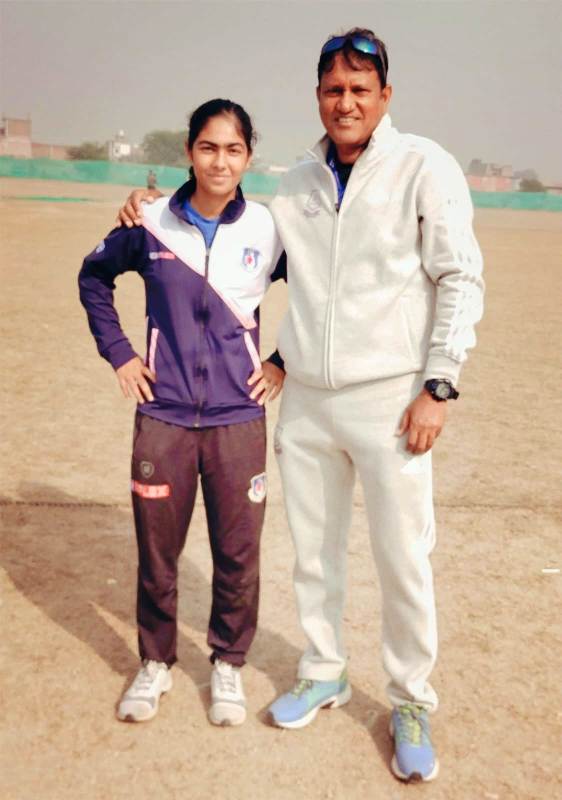 Parshavi with coach JP Nautiyal