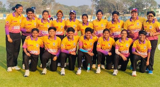 Priyanka Bala with her teammates (Mohamadan sporting club)
