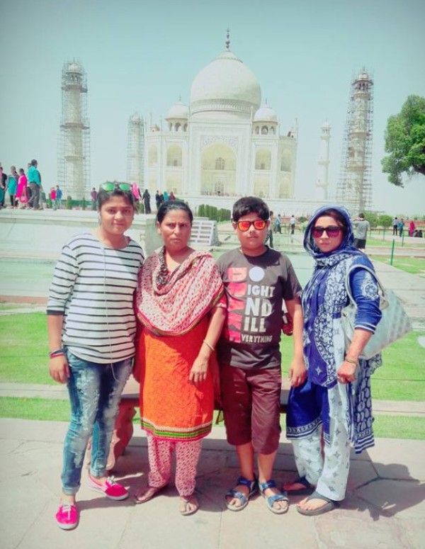 Saika Ishaque (extreme left) with her family