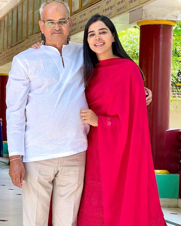 Tanu Chandel with her father